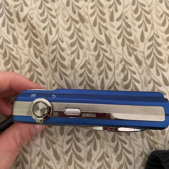 Digital Camera - Picture 3 of 3